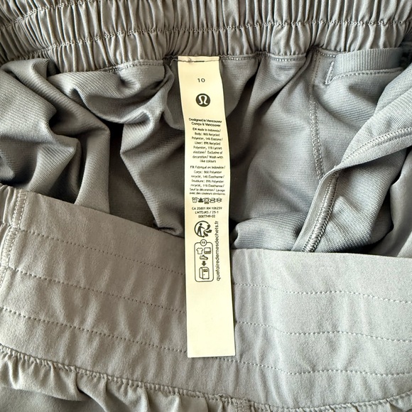 Lululemon Gray Women's Hotty Hot High Rise 4” Shorts - Picture 3 of 4